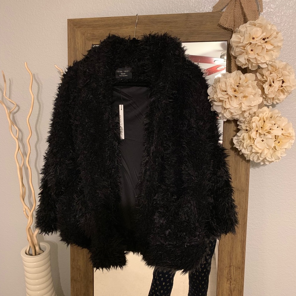 🎉Last One ❤️HP🎉🎉Black Fuzzy Hooded Jacket🌸 - Picture 4 of 4